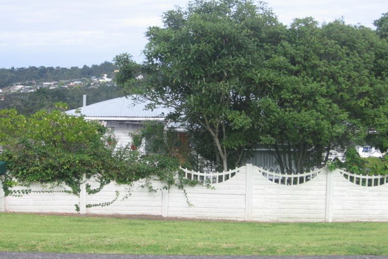 Photo of property in 1/26 Mayfield Road, Glenfield, Auckland, 0629
