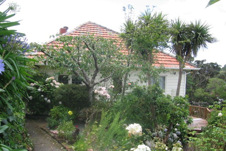 Photo of property in 2 Kowhai Road, Kelburn, Wellington, 6012