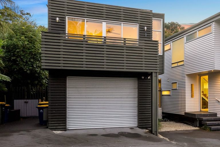 Photo of property in 78c Matipo Road, Mairangi Bay, Auckland, 0630