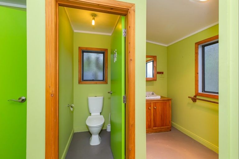 Photo of property in 32 Himatangi Street, Himatangi Beach, Foxton, 4891