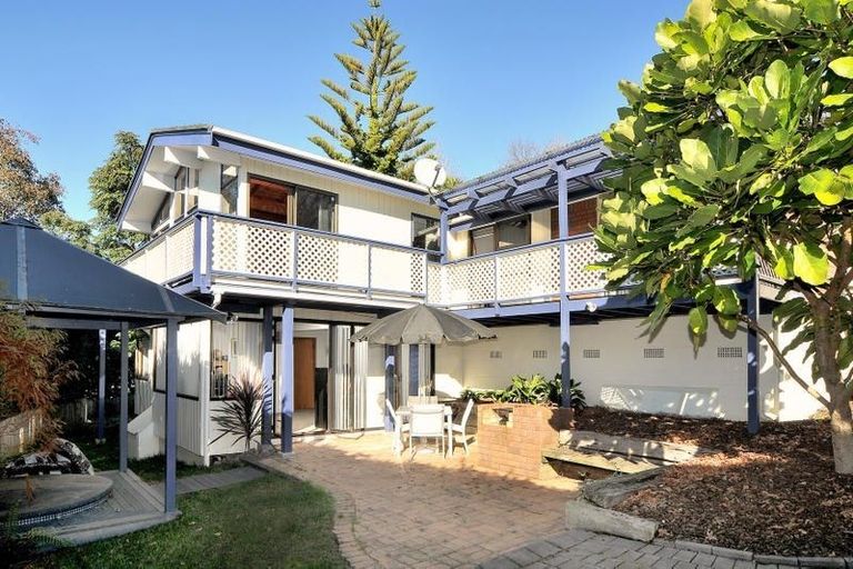 Photo of property in 13 Cyclades Place, Shelly Park, Auckland, 2014