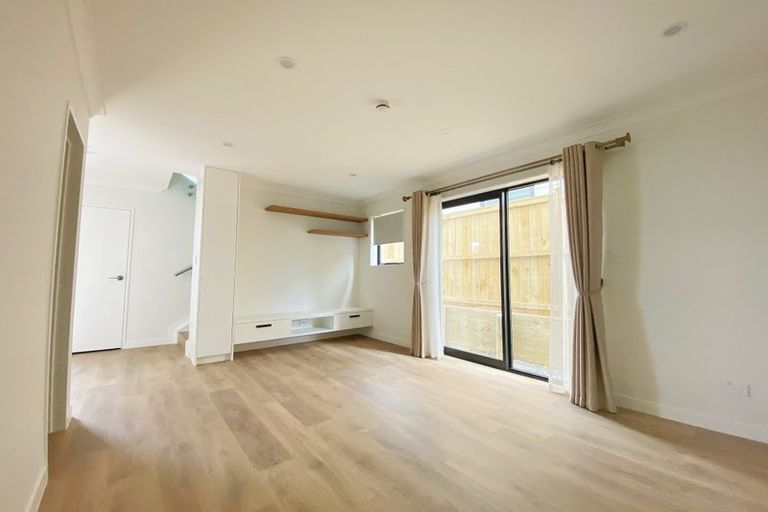 Photo of property in 37b Forrest Hill Road, Milford, Auckland, 0620