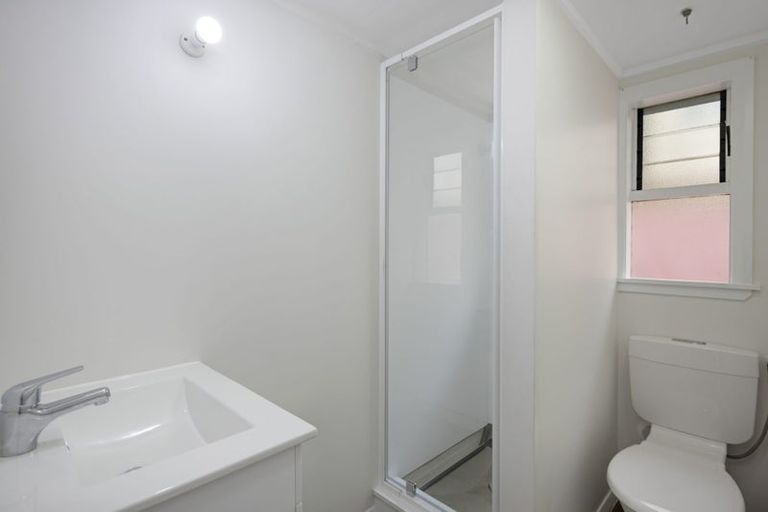 Photo of property in Avon Apartments, 2/313 The Terrace, Te Aro, Wellington, 6011