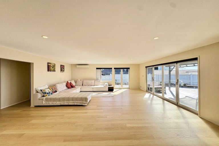 Photo of property in 2 Cliff Road, Torbay, Auckland, 0630