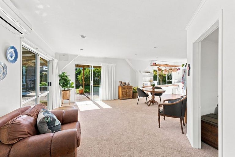 Photo of property in 29 Donnelly Street, Oakura, 4314