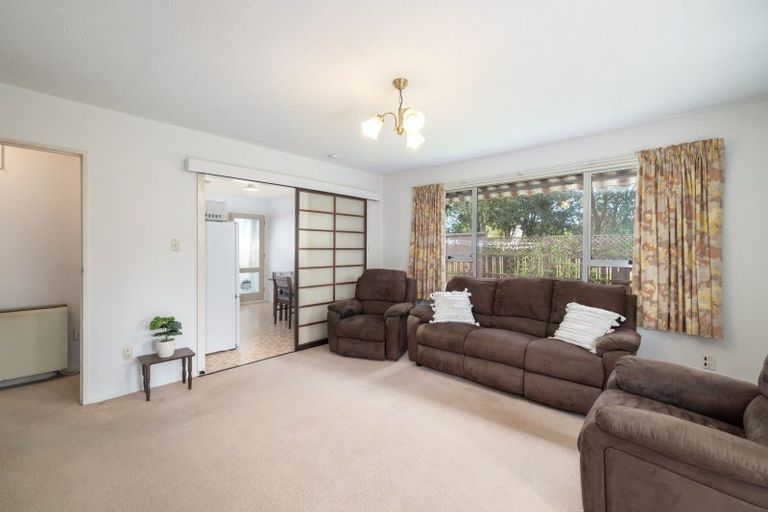 Photo of property in 2/45 Valecrest Avenue, Parklands, Christchurch, 8083