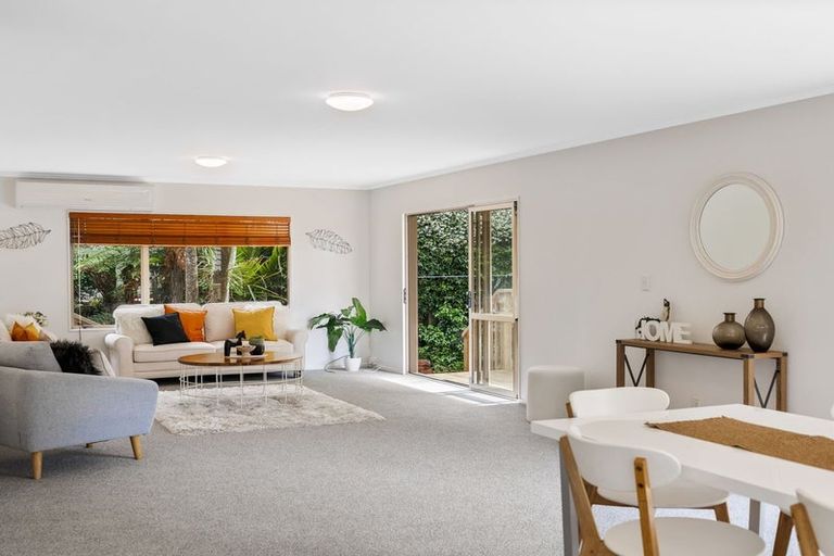 Photo of property in 22 Poturi Streams Avenue, Titirangi, Auckland, 0604