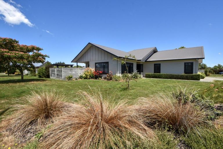 Photo of property in 18 Carrington Drive, Carterton, 5713