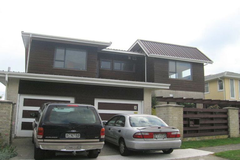 Photo of property in 41 Kaikoura Street, Maupuia, Wellington, 6022