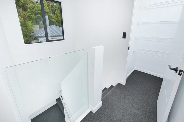 Photo of property in 1 Te Awakura Terrace, Mount Pleasant, Christchurch, 8081