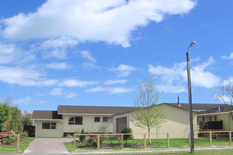 Photo of property in 13 Macdonell Street, Hilltop, Taupo, 3330