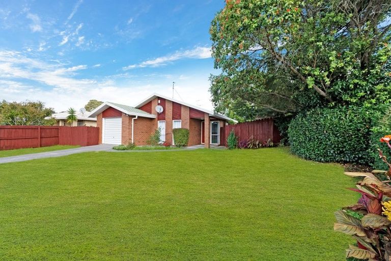 Photo of property in 5 Woodlark Close, Weymouth, Auckland, 2103