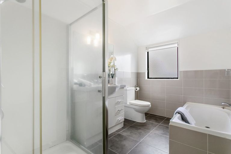 Photo of property in 1/19 Bond Crescent, Forrest Hill, Auckland, 0620