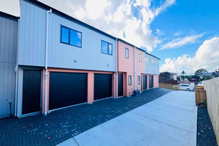 Photo of property in 4 Medina Place, Half Moon Bay, Auckland, 2012