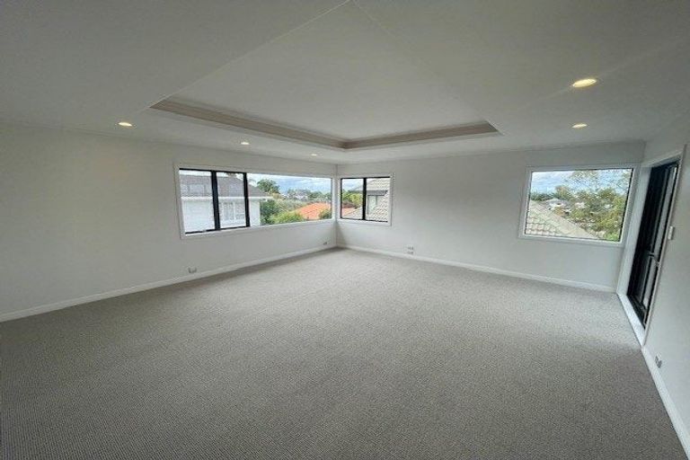 Photo of property in 1/12 Richards Avenue, Forrest Hill, Auckland, 0620