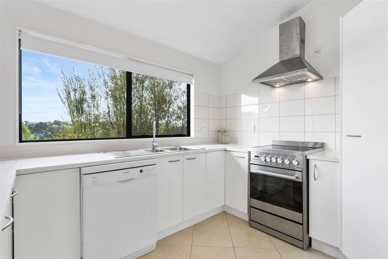 Photo of property in 2/26 Noeleen Street, Glenfield, Auckland, 0629