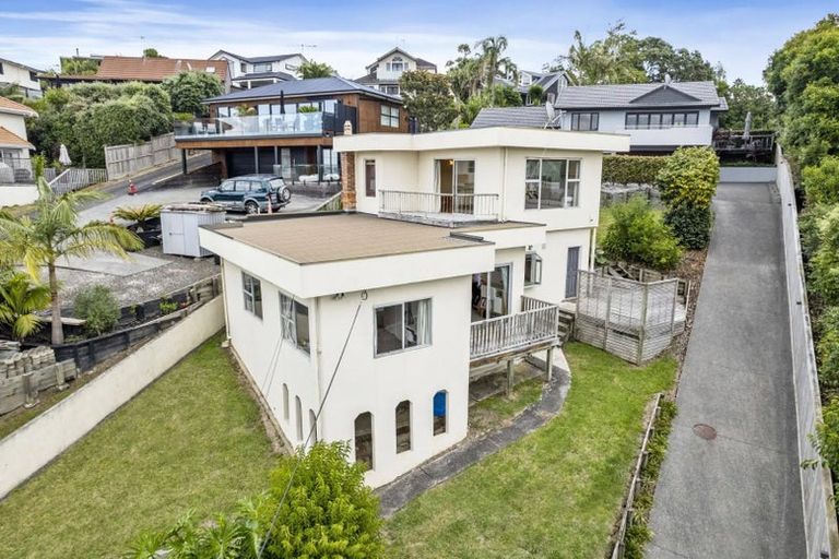 Photo of property in 1/74 Beach Road, Castor Bay, Auckland, 0620