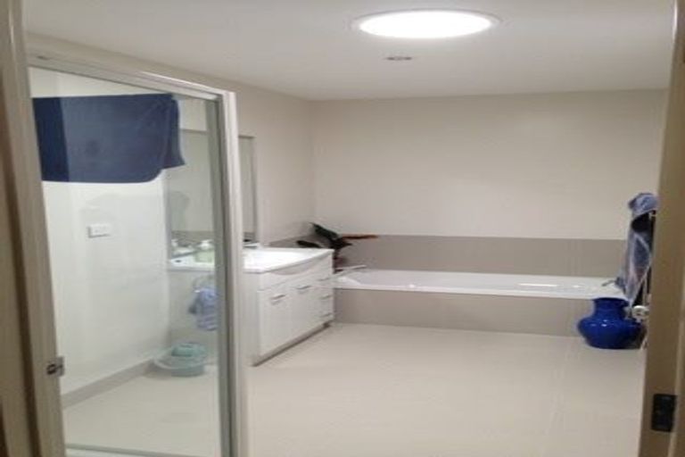 Photo of property in 96 Popokatea Drive, Takanini, 2112