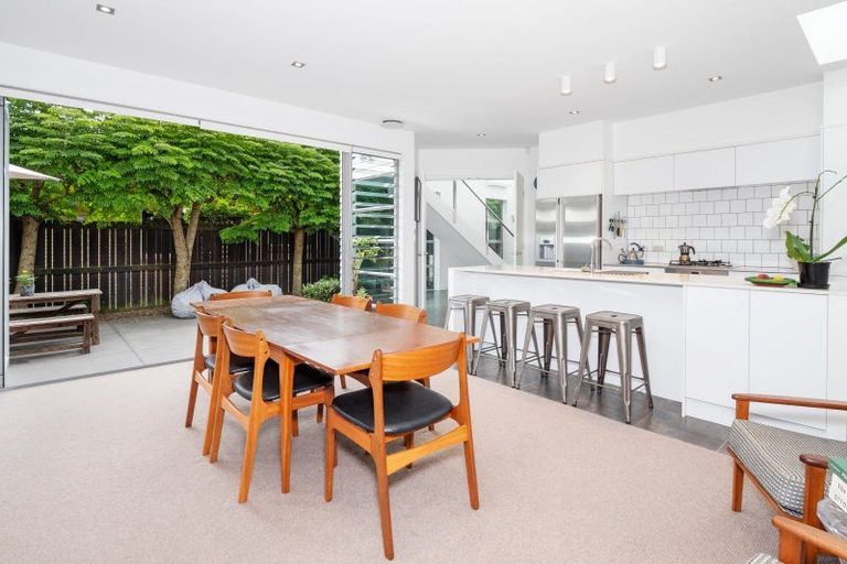 Photo of property in 58a Pitau Road, Mount Maunganui, 3116