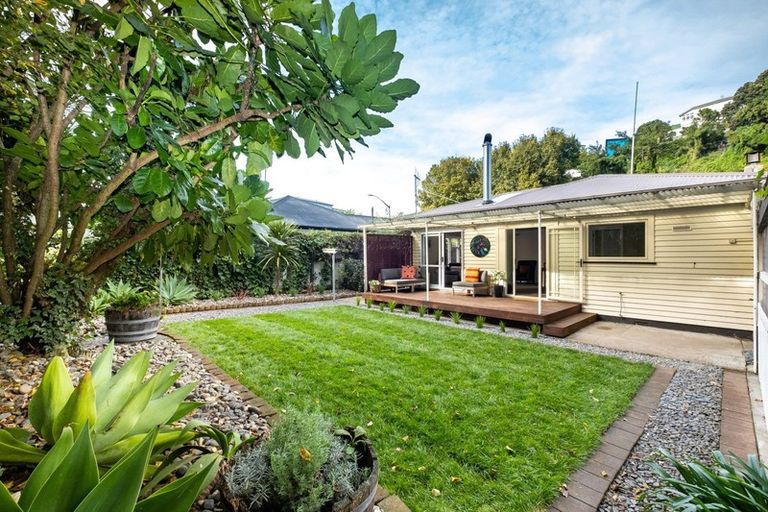 Photo of property in 89 Shakespeare Road, Bluff Hill, Napier, 4110