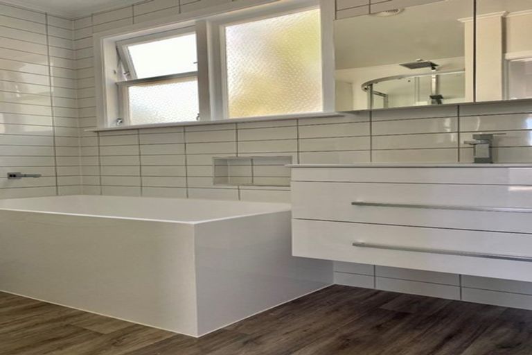 Photo of property in 24 Taupo Crescent, Plimmerton, Porirua, 5026