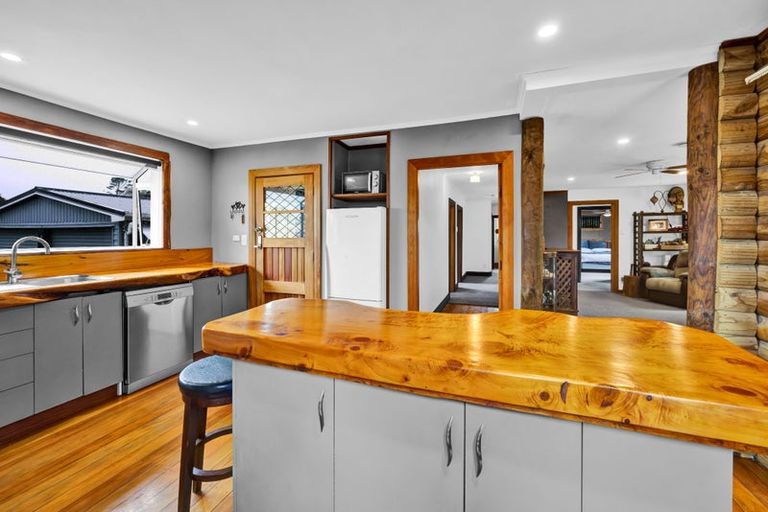 Photo of property in 43 Maire Street, Inglewood, 4330