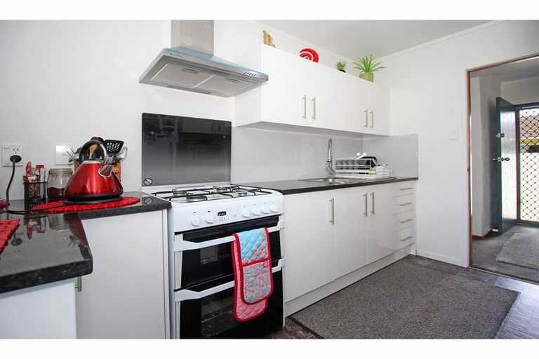 Photo of property in 130 Mahia Road, Wattle Downs, Auckland, 2103