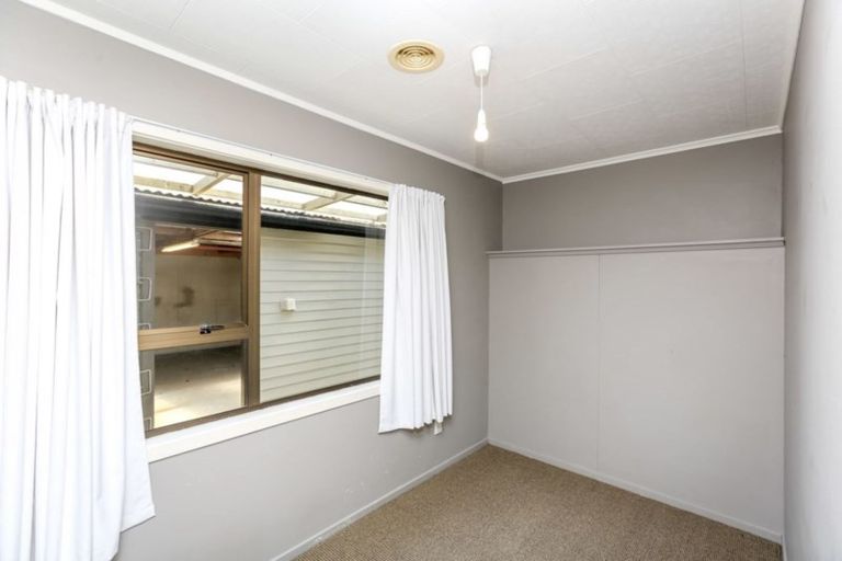 Photo of property in 421 Mangorei Road, Highlands Park, New Plymouth, 4312