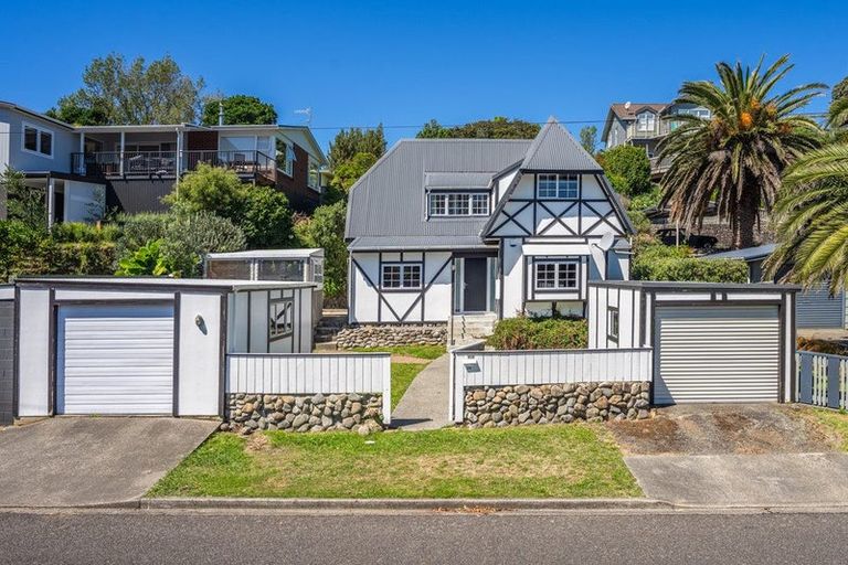 Photo of property in 20 Glen Road, Raumati South, Paraparaumu, 5032