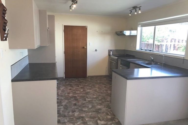 Photo of property in 19 Cassley Crescent, Papakowhai, Porirua, 5024