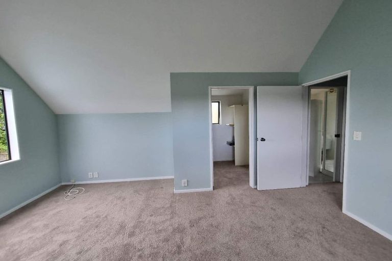 Photo of property in 1/4 Bond Crescent, Forrest Hill, Auckland, 0620