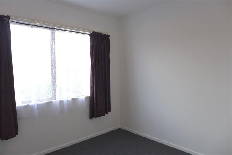 Photo of property in 25 Miriam Corban Heights, Henderson, Auckland, 0612