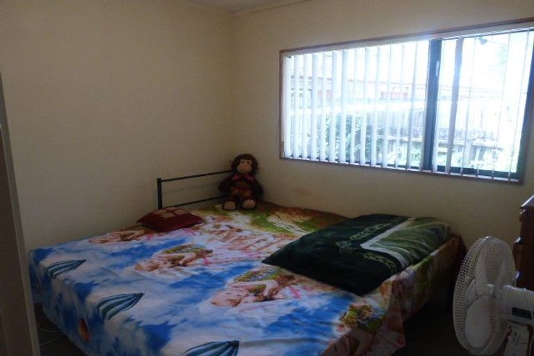 Photo of property in 50a Edmonton Road, Henderson, Auckland, 0612