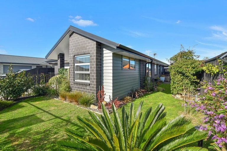 Photo of property in 23 Royal Crescent, Papamoa, 3118