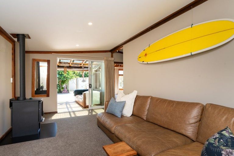 Photo of property in 21 Grove Road, Haumoana, 4102