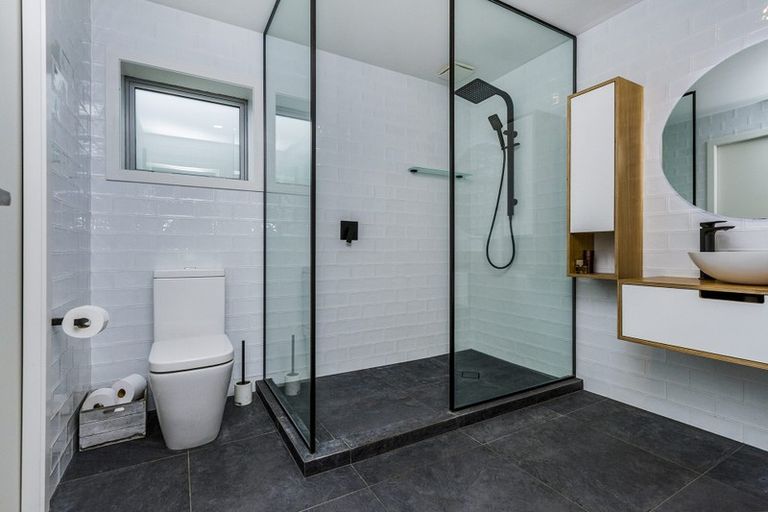 Photo of property in 38 Seacliffe Avenue, Belmont, Auckland, 0622