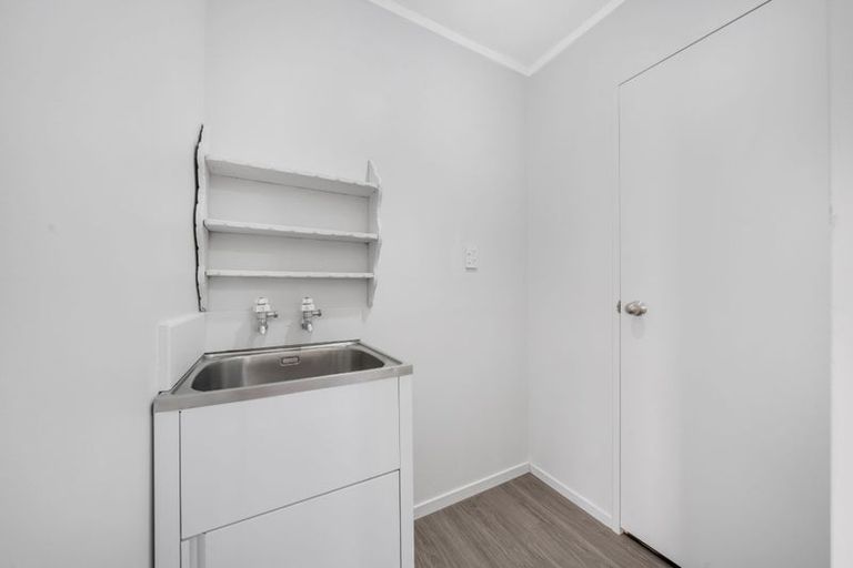 Photo of property in 38 Pinedale Place, Henderson, Auckland, 0610