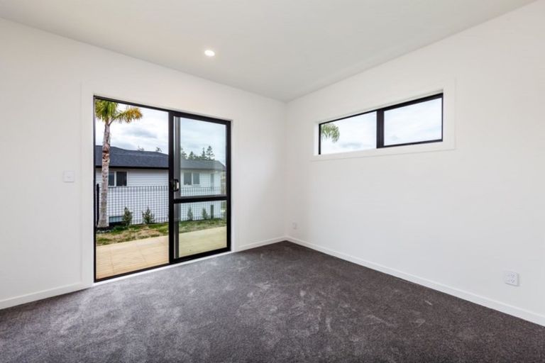 Photo of property in 4 Ahorangi Road, Silverdale, 0932