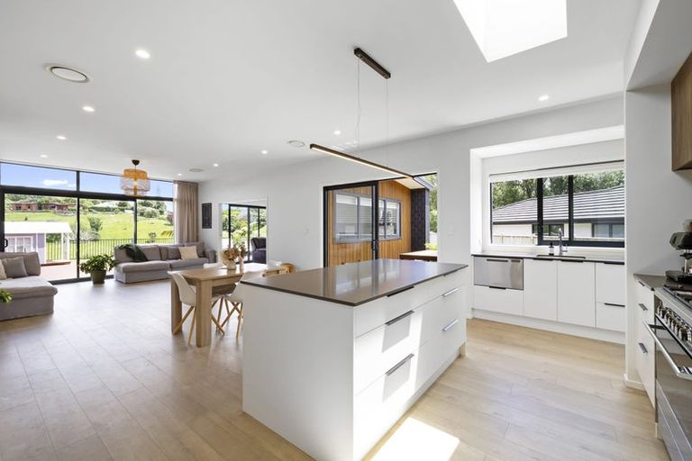 Photo of property in 7 Matau Lane, Ferndale, New Plymouth, 4310