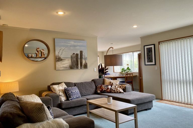 Photo of property in 21 Angel Way, Stanmore Bay, Whangaparaoa, 0932