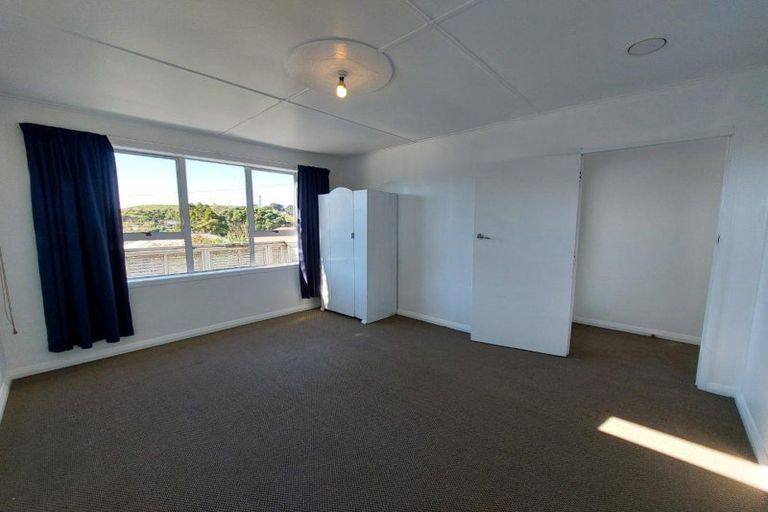 Photo of property in 132 Pioneer Road, Moturoa, New Plymouth, 4310