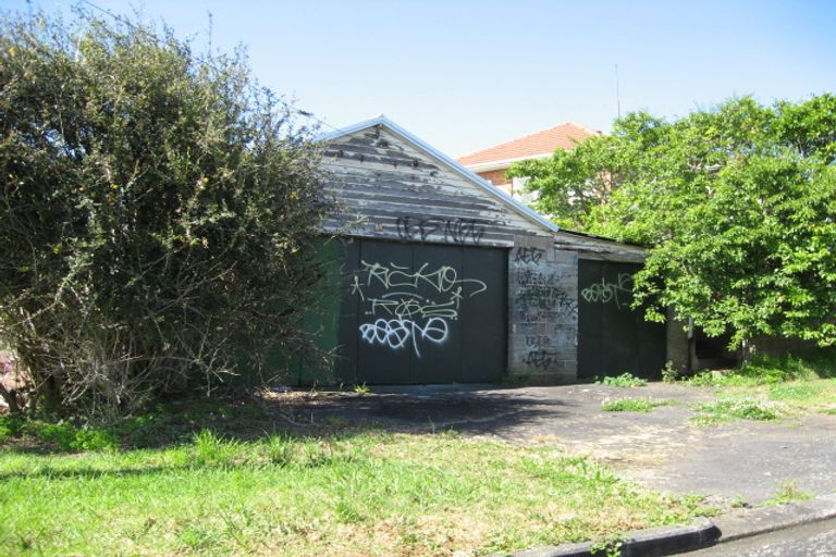 Photo of property in 20 Hastie Avenue, Mangere Bridge, Auckland, 2022