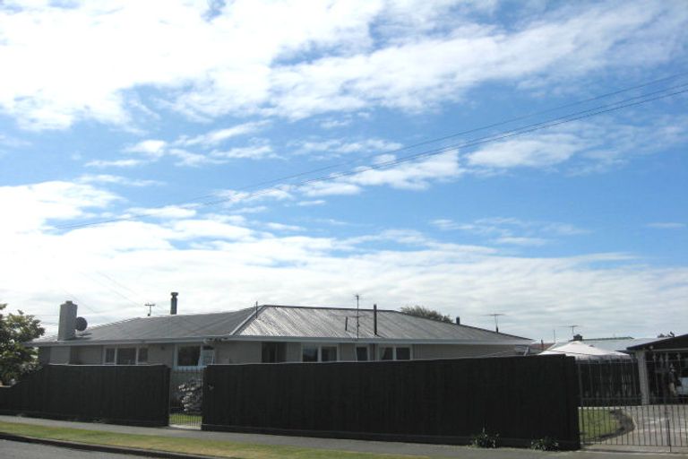 Photo of property in 54 Martbern Crescent, Bishopdale, Christchurch, 8053