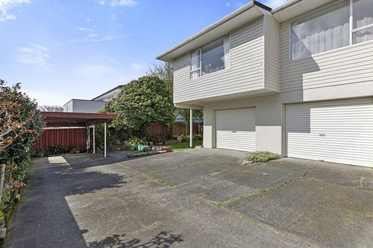 Photo of property in 27 Saint Columbans Grove, Boulcott, Lower Hutt, 5010