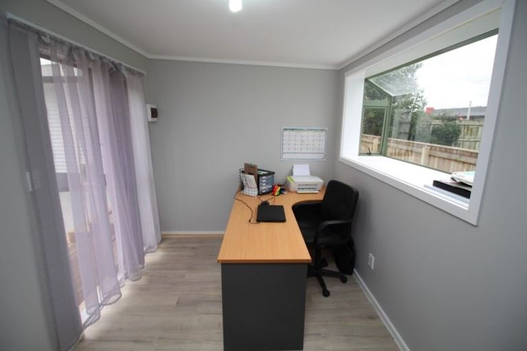 Photo of property in 44 Holland Crescent, Bulls, 4818