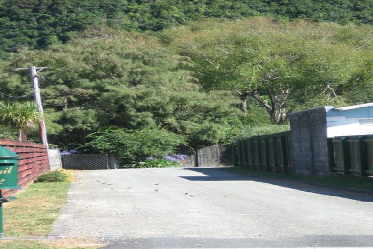 Photo of property in 12 Waimarama Grove, Birchville, Upper Hutt, 5018