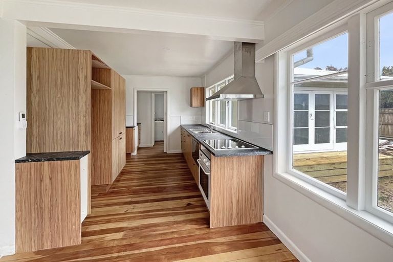 Photo of property in 73 Rangiora Avenue, Roslyn, Palmerston North, 4414