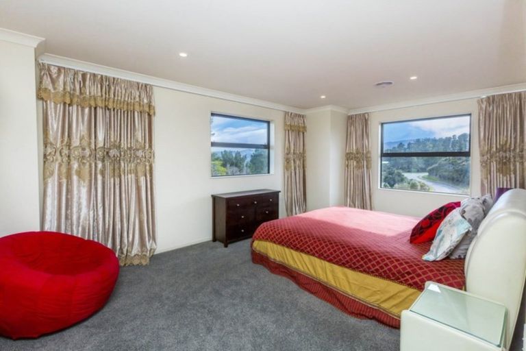 Photo of property in 24 Mount Marua Way, Timberlea, Upper Hutt, 5018