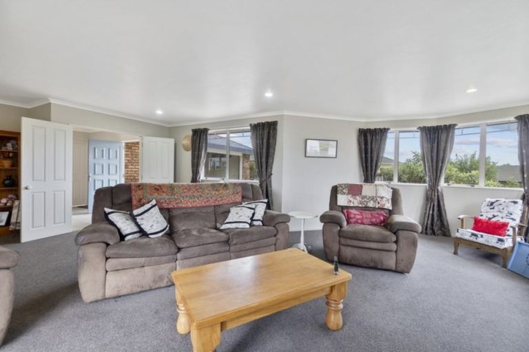 Photo of property in 12 Flora Way, Rototuna, Hamilton, 3210