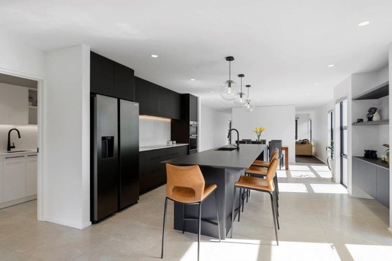 Photo of property in 16 Mays Road, St Albans, Christchurch, 8052